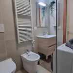 Nido In Centro - No Ztl - Zona Universita, Piano 1 Con Ascensore, Clima E Wi-fi - Keki 아파트 *
