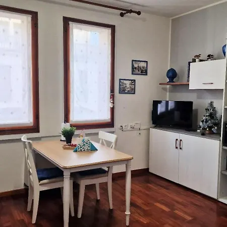 Nido In Centro - No Ztl - Zona Universita, Piano 1 Con Ascensore, Clima E Wi-fi - Keki